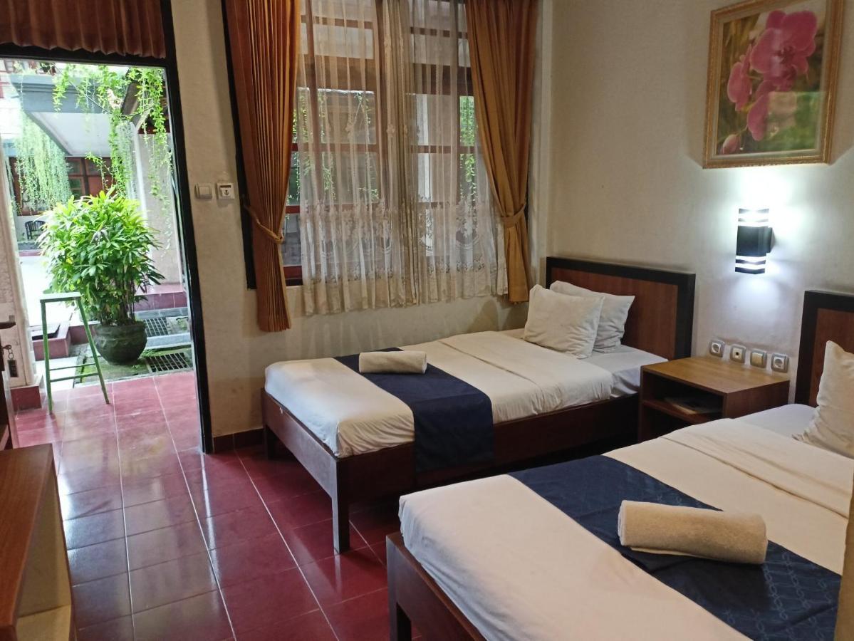 Hotel Catur Adi Putra 2*