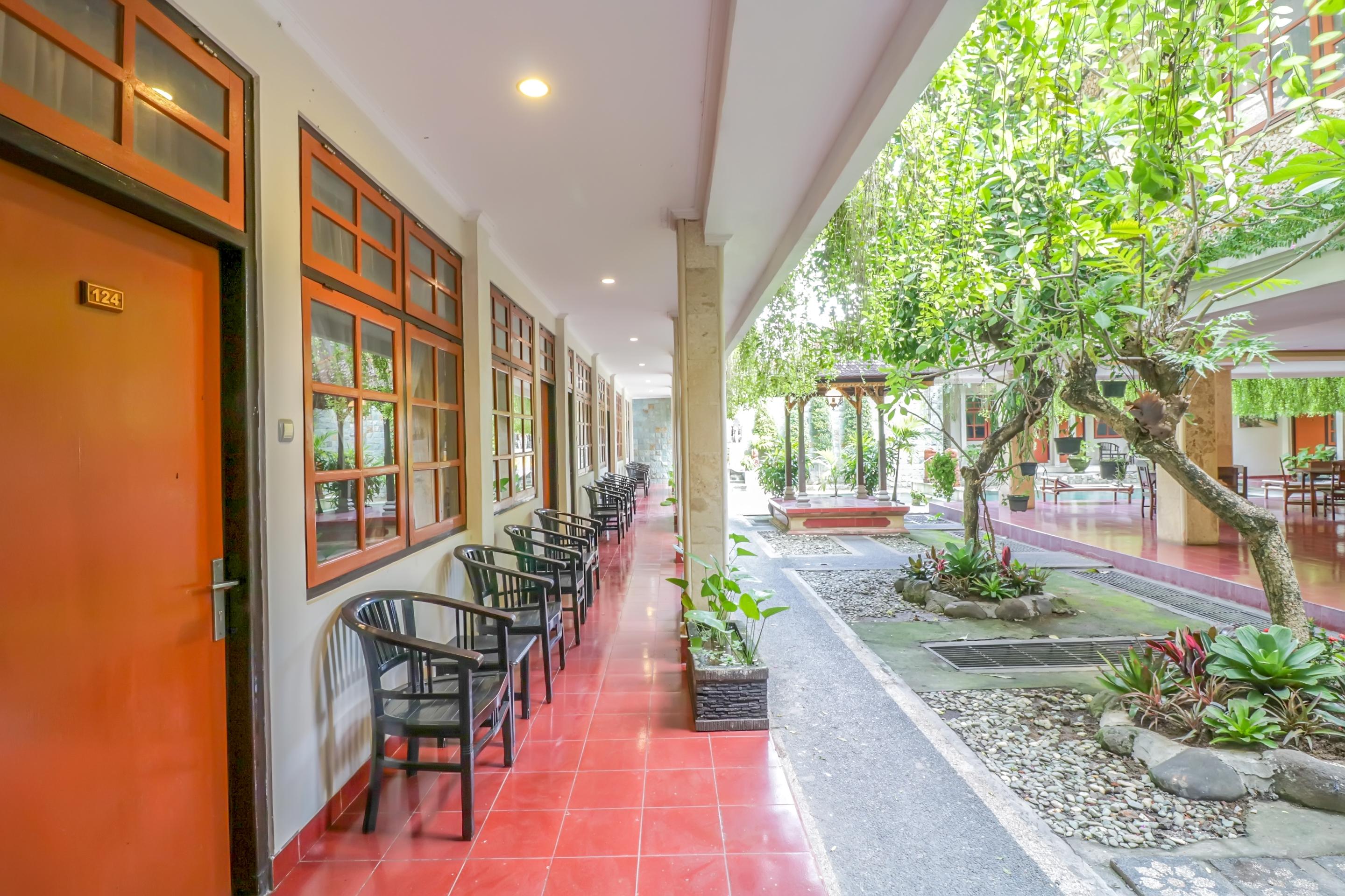 Hotel Catur Adi Putra 2*